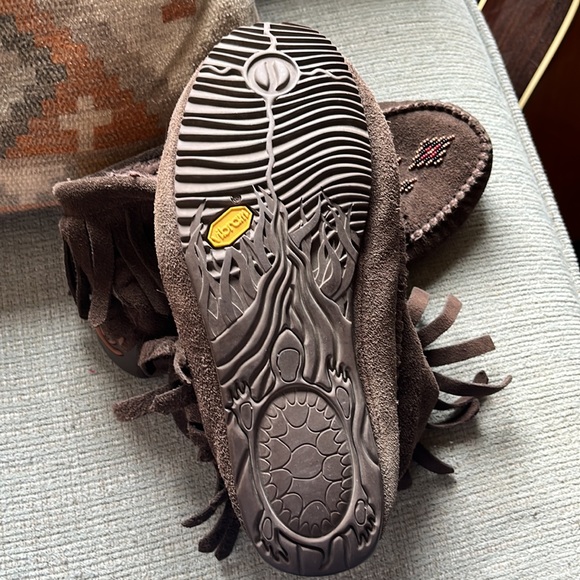 Manitobah Mukluks - Picture 6 of 6